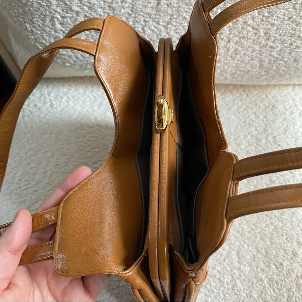 Lou Taylor | Vintage Shoulder Bag w/ Mirror Camel Made In Italy - Picture 10 of 16